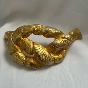 Elegant Gold-Tone Knot Bracelet